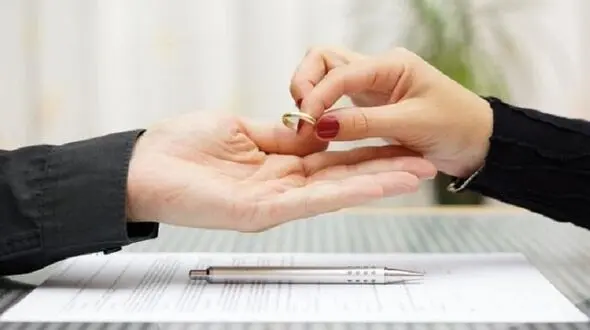 طلاق عجیب یک زوج به خاطر سوسک ! + عکس