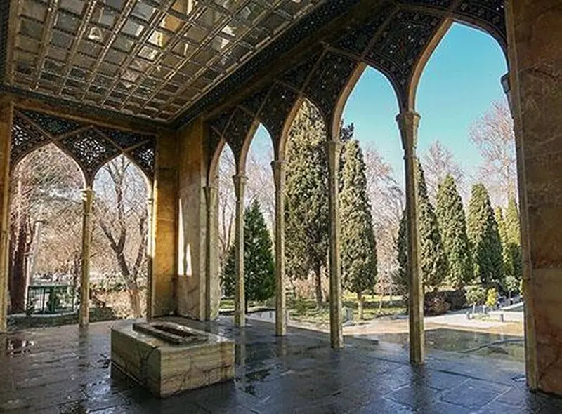 مزار صائب تبریزی