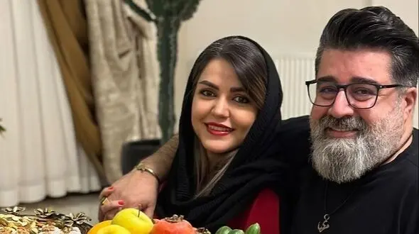 فیلم / نگاهی به چیدمان میز یلدایی مجلل و با اصالت مهدی یغمایی با سلیقه همسرش /  شوخی های یلدایی مهدی یغمایی و  نگار خانوم که  عاشقانه هم نیست