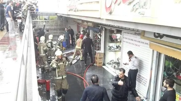 پاساژ معروف تهران در طمعه آتش + تصاویر