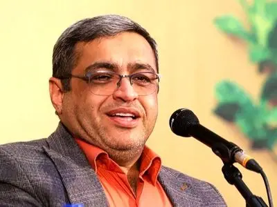 فیلم / سعید عزیزی: فرشته ها هم از دست خانما ذله ان /  خانم ها بعضی وقت ها یه چیزهایی میگن خدا میگه من در جریان نیستم /  خدا ندید تو چطور دیدی؟ فرشته ها  ویدئو چک کردن متوجه نشدن