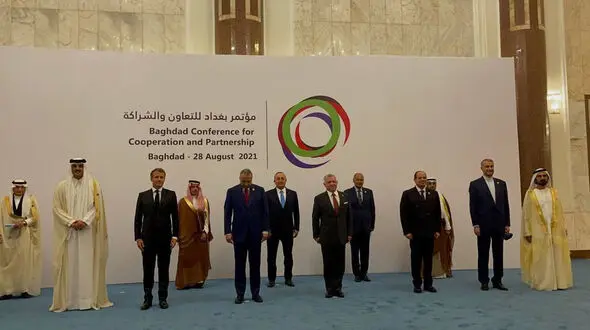 گفتگوی امیرعبداللهیان با رییس‌جمهور مصر در حاشیه نشست بغداد / عکس یادگاری وزیر حاشیه ساز شد  