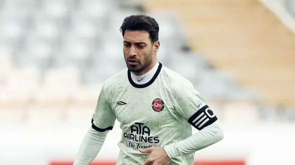 شجاع خلیل‌زاده و توجیه حرکت منشوری به بهانه مصدومیت!