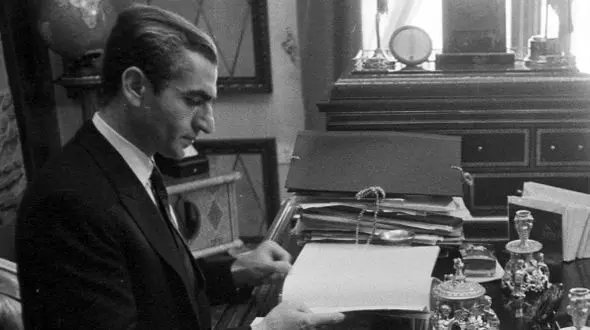 عکس سفر در زمان / «محمدرضا پهلوی» در کنار امپراتور و ملکه ژاپن / سال 1337