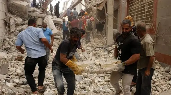 فیلم از عملیات سخت در متروپل آبادان / خطر ریزش دوباره را لمس کنید 