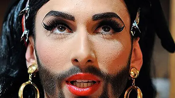 مردی که بعد از 19 سال پی به مَرد بودن زنش برد!