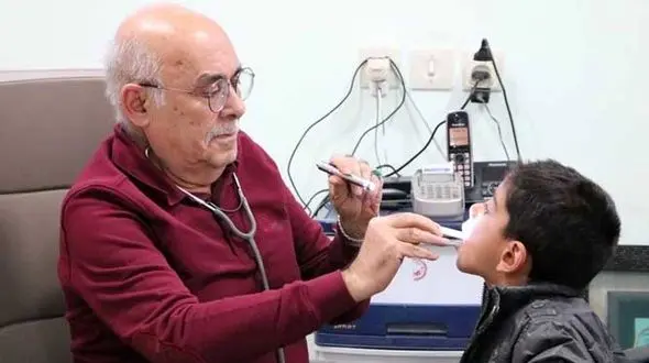 ویزیت رایگان بیماران توسط پزشک اردکانی به عشق سردار سلیمانی