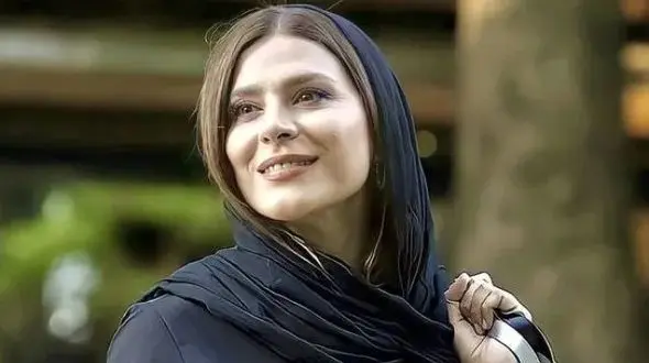 سلفی دونفره‌ی سحر دولت‌شاهی در کنار برادرش و شباهت بسیارشان/ + عکس‌های خانواده‌ی قجری سحر دولت‌شاهی