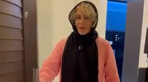 فیلم/ رونمایی از  چیدمان شبیه کاخ نیاوران خانه درندشت شراره رخام در زعفرانیه / از مبلمان شاهانه و فرش های دستباف تا دکوربندی مجلل و ...