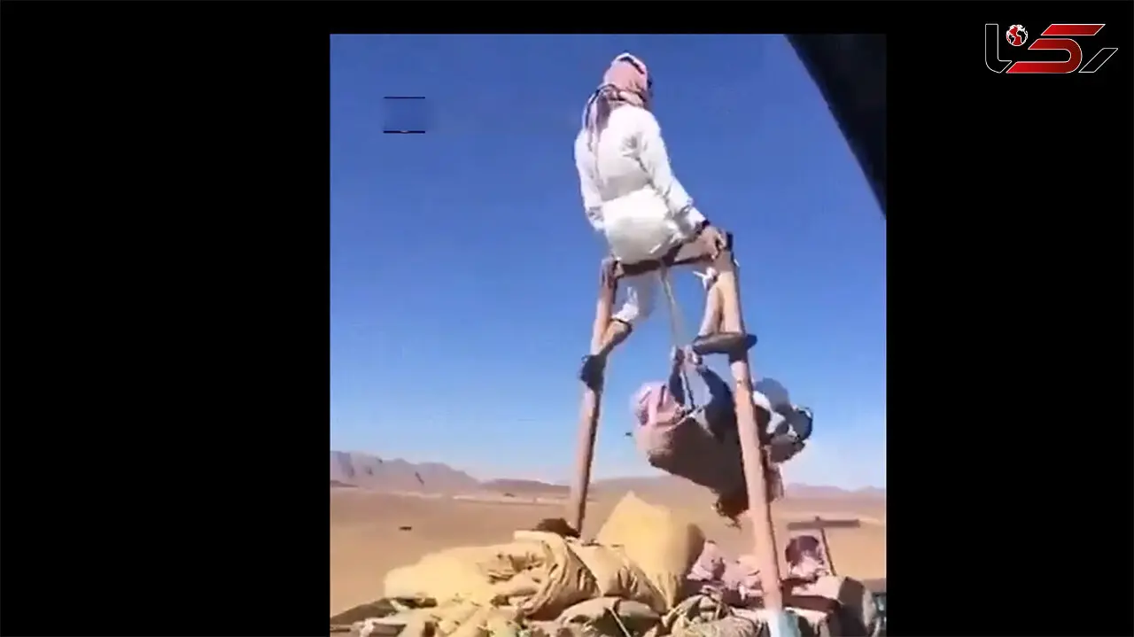 ببینید / تاب‌ بازی یک اماراتی روی ماشین در حال حرکت در وسط جاده! + فیلم نفسگیر