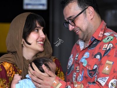 فیلم / مونا کرمی، بچه بغل با سپند و کمند  رفت واسه کارهای زیبایی بعد زایمان/لکه های روی گردنم عوارض زایمانه عین خط های روی شکمم .../ عروس و خواهر شوهر همیشه در صحنه ...