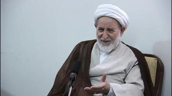 متن کامل سخنان آیت الله یزدی در باره احمدی نژاد/ رهبری به او گفته بودند نظام دارد شما را تحمل می‌کند