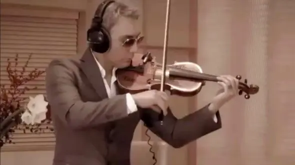 فیلم جادویی اجرای آهنگ بی احساس شادمهر ! / جادویتان می کند !