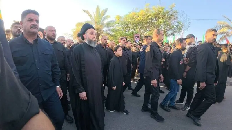 حضور سید عمار حکیم، رهبر جریان حکمت ملی عراق در مراسم تشییع آقای شهید ایران در نجف