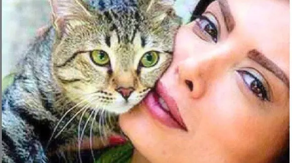 زیبایی خانم بازیگر معروف بی حاشیه در 43 سالگی ! / نگار فروزنده کیست ؟! + عکس ها