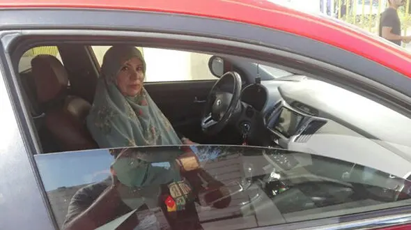 گوینده زن را در ورزشگاه آزادی راه ندادند+عکس
