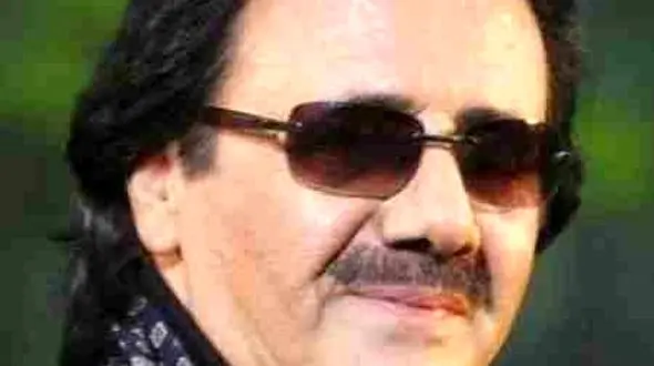 دانلود آهنگ معین / ترانه محبوب عاشق گیست منم