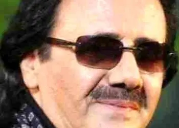 دانلود آهنگ معین / ترانه محبوب عاشق گیست منم