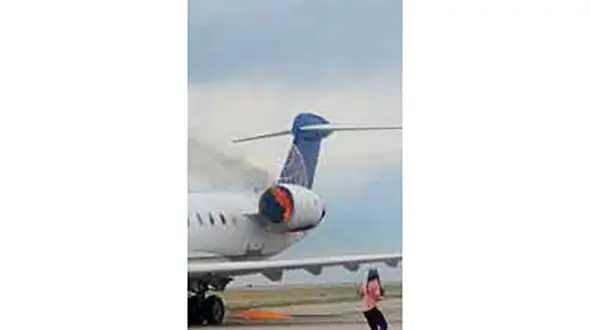 فرود اضطراری هواپیمای شعله ور +عکس