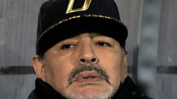 مرموز بودن تماس پزشک مارادونا با اورژانس ! + جزییات مکالمه