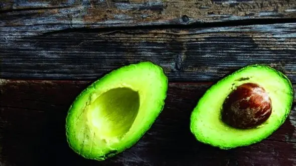 مراقب نفخ باشید! چه خوراکی‌ هایی نفخ را تشدید می کنند یا کاهش می‌ دهند؟