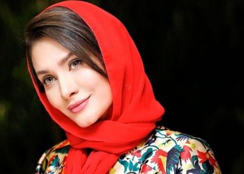 عکس ها / نگاهی به چیدمان فوق لوکس ساناز سعیدی، صدیقه  بچه مهندس/ از تابلوی قدی چهره خانم بازیگر تا مبلمان و کتابخانه دنج و خوشرنگ ! 