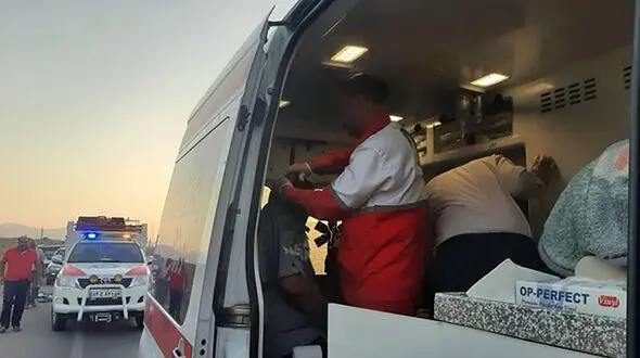 تصادف وانت مزدا با گاردریل در تفت