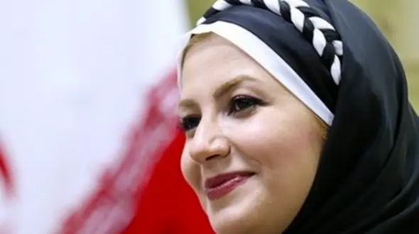 تراس با حال و زیبای خانه ملیکا زارعی "خاله شادونه بچه ها "/ فضایی آرام برای لذت بردن از مناظر طبیعی