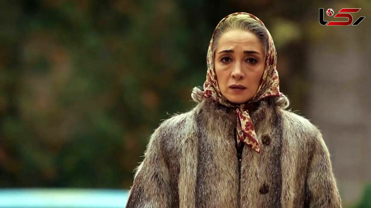 عکس / نگاهی به چیدمان منحصربفرد خانه پانتهآ پناهیها بازیگر سریال تاسیان/ از نما و طاقچه چوبی تا مبلمان لاجوردی، کنده کاری اصیل روی لوازم چوبی و...