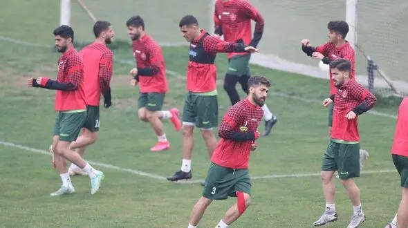مدیرعامل و هیئت مدیره باشگاه در تمرین امروز پرسپولیس+عکس