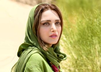 قیمت نجومی کیف بهنوش طباطبایی در استایل جدیدش لو رفت!