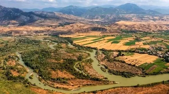 حل بحران آب اولویت دولتمردان نیست/ نبود قرارداد آبی و جولان ترکیه در ارس/ یک میلیارد در سیستان و بلوچستان پوچ شد