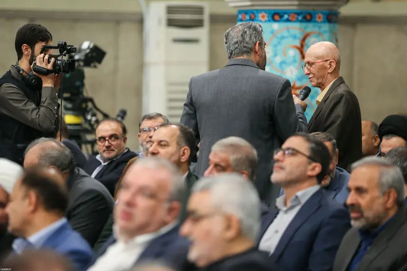 دیدار نمایندگان مجلس شورای اسلامی  با رهبر انقلاب حضرت آیت الله خامنه ای -چهارشنبه ۲۱ خرداد ۱۴۰۴