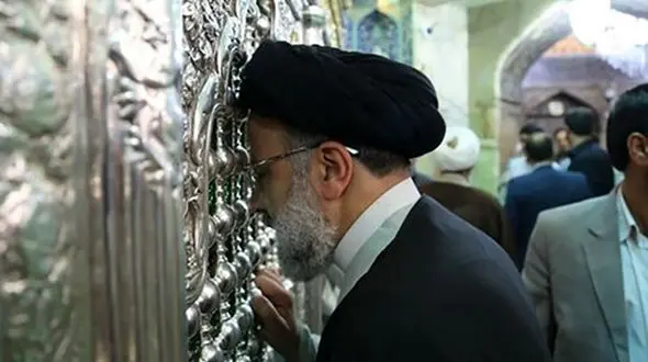 رئیس‌جمهور بدون تشریفات به زیارت حضرت معصومه(س) رفت +فیلم 