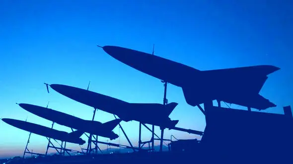 پهپادهای ایران می‌توانند ناو آبراهام لینکلن را زمین‌گیر کنند
