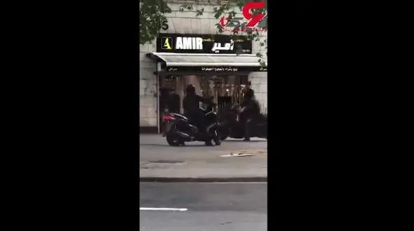 دستبرد وحشیانه به طلافروشی ایرانی امیر در لندن! / دزدان با موتور و شمشیر بودند + فیلم لحظه به لحظه
