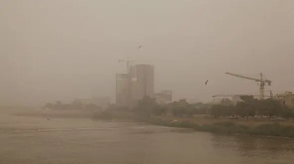 تداوم آلودگی هوا در شهرهای مرزی خوزستان بر اثر حریق در هورالعظیم + فیلم 