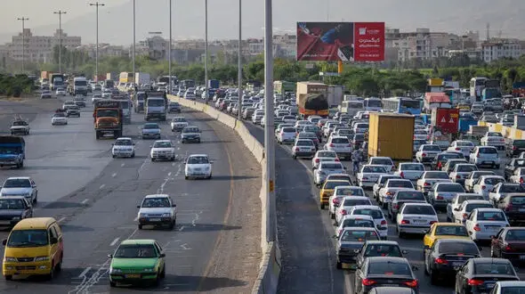 رشد چشمگیر ترددها در تهران با نزدیک شدن به ایام نوروز؛ ثبت بیش از ۲۰ میلیون سفر در یک روز