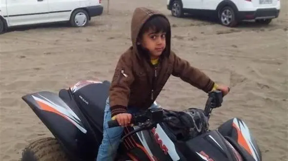 محمدطاها کوچولو مقابل چشمان همه با اسلحه دشمن پر پر شد+ عکس