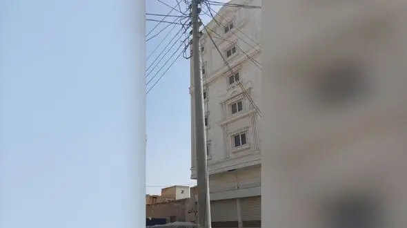 قطع برق منطقه احمد آباد آبادان به دلیل سرقت کابل + فیلم