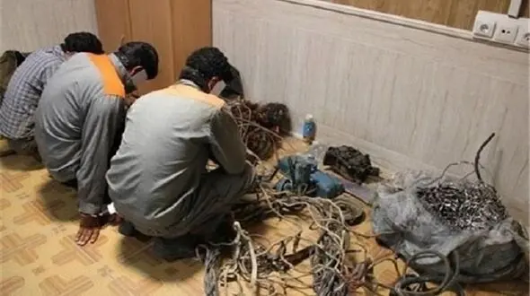 سارقانی که به سیم تلفن هم رحم نمی کردند