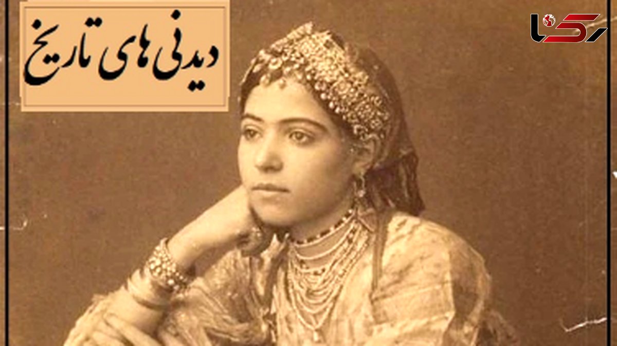 چیدمان خانه باسلیقه فخرالتاج، نوه کدبانو و هنرمند ناصرالدین شاه، با صندلیهای چوبی و گلآرایی خاص