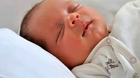 تولد یک نوزاد در مسیر پیاده روی اربعین / زن اهوازی پیاده تا مرز چذابه رفته بود