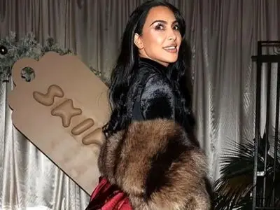 حجاب عربی کیم کاراشیان با روبنده غوغا کرد! / بعد از عکس جورجینا سوپرمدل مشهور نیز با حجاب وایرال شد