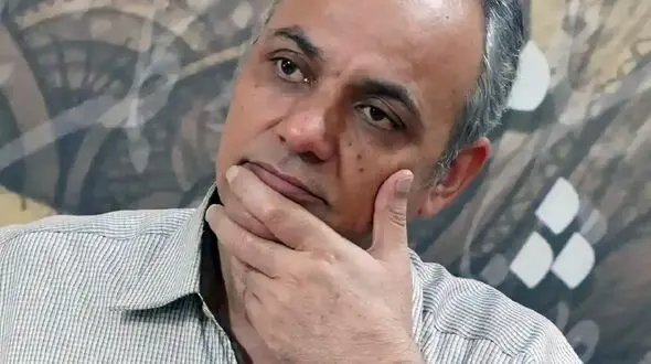 در ۵۸ سالگی ناگهان عاشق بازجویم شدم / دوستم ترانه «دختر آبادانی» سندی را شاهد می‌آورد