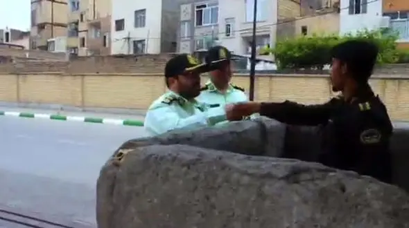 اقدام ارزشمند معاون پلیس خراسان رضوی / اشک شوق مادر و فرزند سربازش