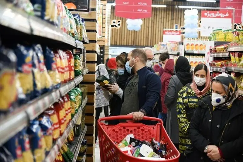 قفسه  فروشگاه ها پر/ شهروندان: یک میلیون تومان برای خرید کافی نیست!