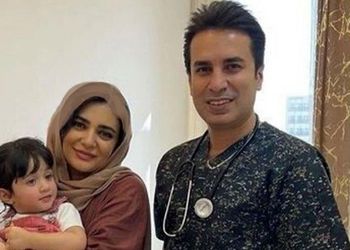 لیندا کیانی: من بعد از 4 تا پسر به دنیا آمدم، مادرم به امید اینکه دختر بیاره اتاق چیده بود لباس دخترونه و لاک خریده بود ولی من از هیچکدوم استفاده نکردم چون تا 8 سالگیم جنگ بود!+فیلم
