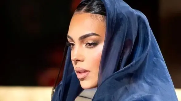 استایل های ایرانی و پوشیده جورجینا در هفته مد پاریس / زن رونالدو باز هم سوژه ایران شد!