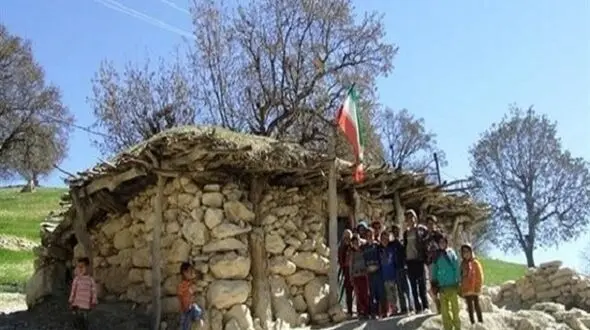 تلاش برای حذف 4 هزار مدرسه سنگی / وجود 300 مدرسه کانکسی در خوزستان + فیلم